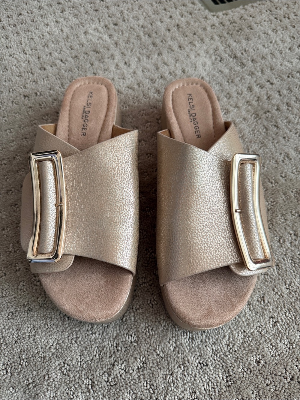 Kelsi Dagger Brooklyn Dover Champagne Gold Buckle Slide Platform Shoes 7.5